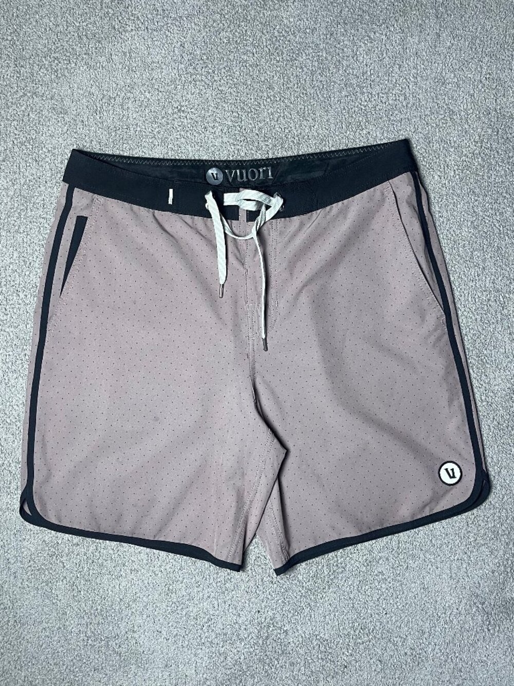 Vuori Cruise Boardshort Swim Trunk Resort Relaxed Fit 7" Inseam Men's 32 FLAWED